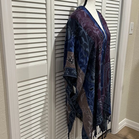 Chico’s Multicolor Floral Shawl/Wrap with‎ Fringe & Arm Openings – One Size - Picture 5 of 7